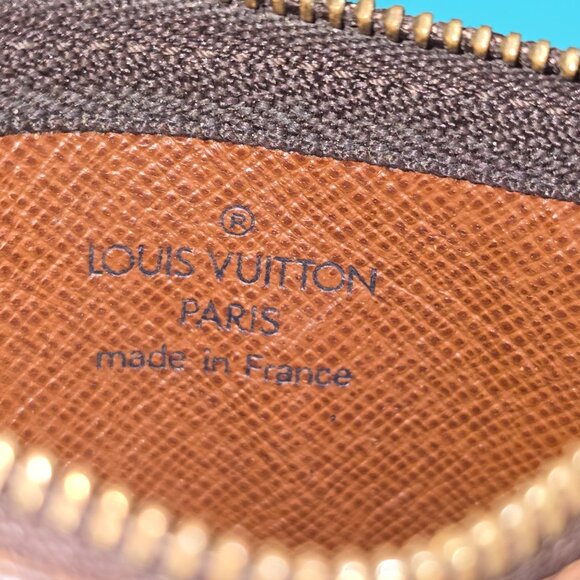 Louis Vuitton Monogram Key Pouch - Picture 6 of 7
